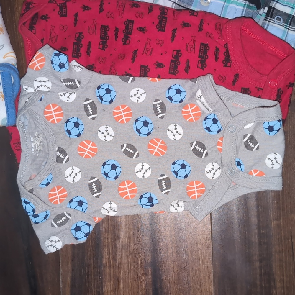 Baby Boy Newborn 5 Piece Lot - Picture 3 of 6